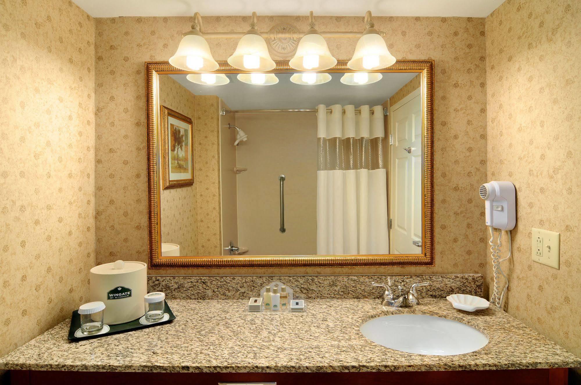 Holiday Inn Cleveland By Ihg Екстер'єр фото