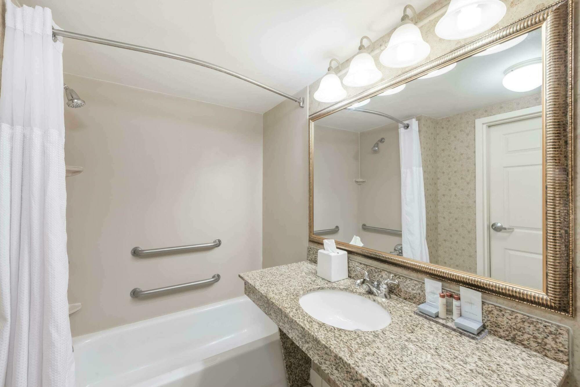 Holiday Inn Cleveland By Ihg Екстер'єр фото